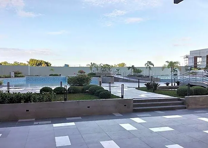 호텔 Cozy 1br Prime World District, Near Airport, Gaisano Grand Mall, Mactan Doctor's Hospital 2*